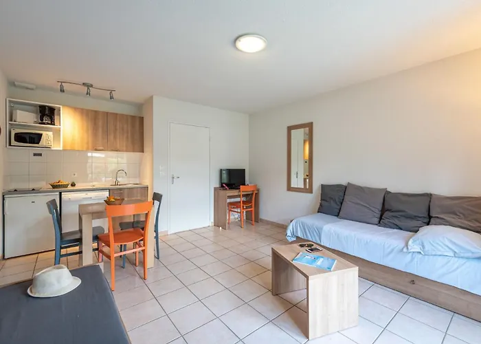 3 Pers- By Interhome Saumur